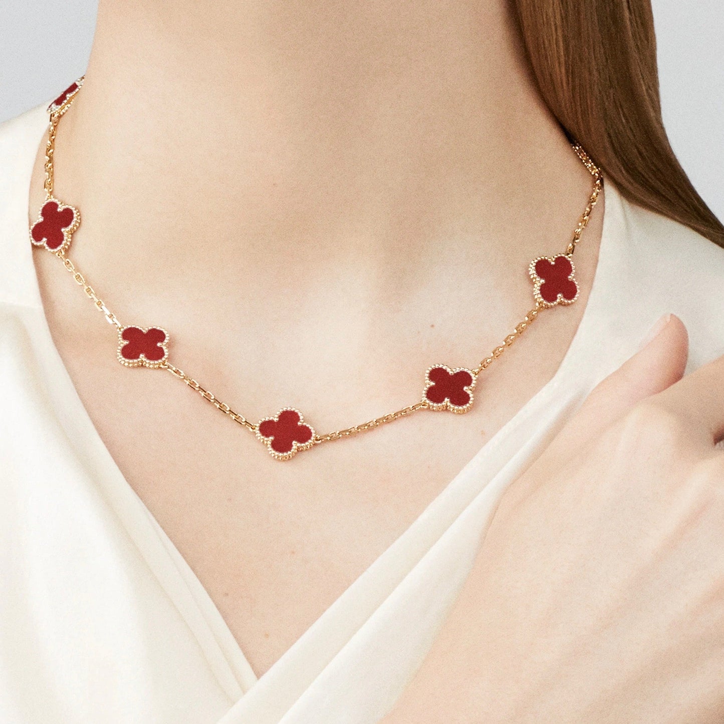 CLOVER NECKLACE