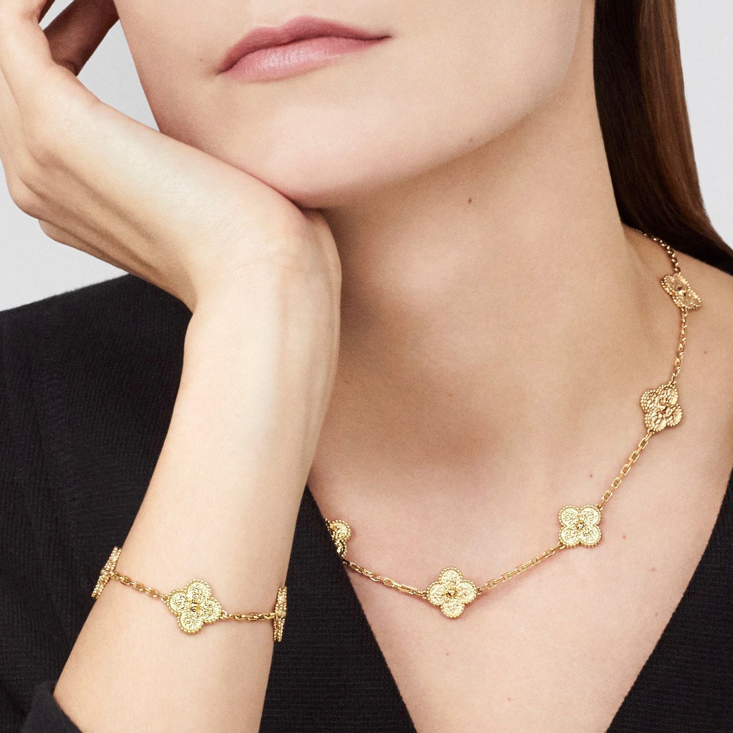 CLOVER NECKLACE